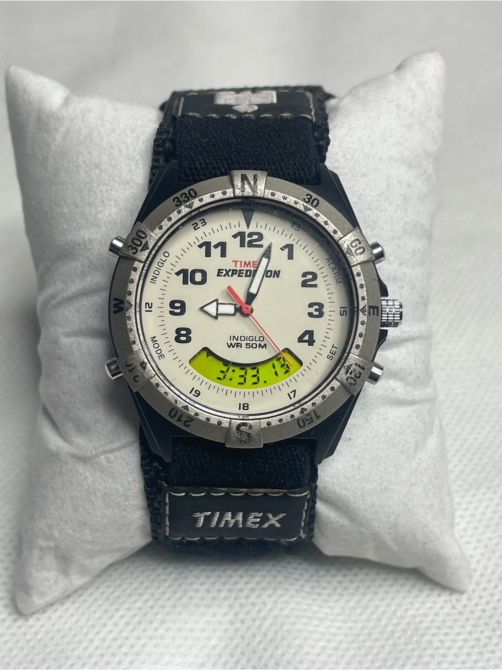 Vintage Timex Expedition Digital / Analogue Quartz WR 50M Indiglo Cream Watch